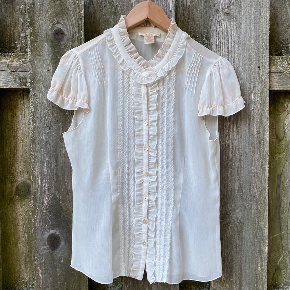Sheer ruffle trim front short sleeve blouse